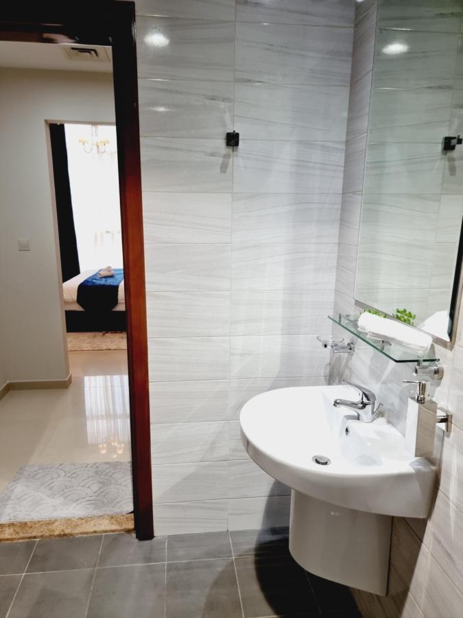 Dunya Tower Luxury And 2 Min Walk To Dubai Mall And Burj Khalifa In Heart Of Downtown Ngoại thất bức ảnh